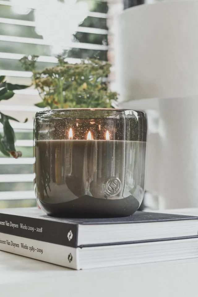L'intimiste Amalfi Candle large 3 kg Gefumeerd zwart