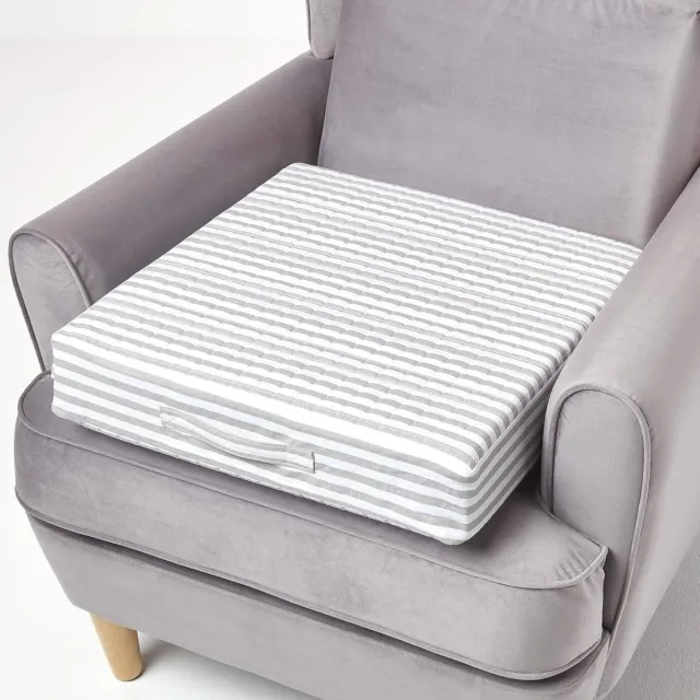 Homescapes Grijs gestreept katoenen orthopedische fauteuil zitkussen 50 x 50 x 10 cm