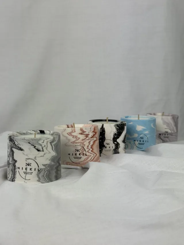 NIEKIL Candles Niekil - 5 Luxe mini geurkaarsjes Marble collectie met volgende geuren: Vanilla/Burnig Fire/Smoked Honey/Ocean Breeze/Lavender Sunrize. Multi