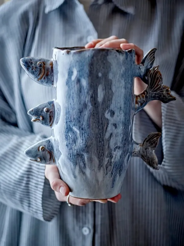 Bloomingville Vaas aardewerk blauw Tace 23cm [gid://shopify/Metaobject/303390916943,gid://shopify/Metaobject/313064948047]
