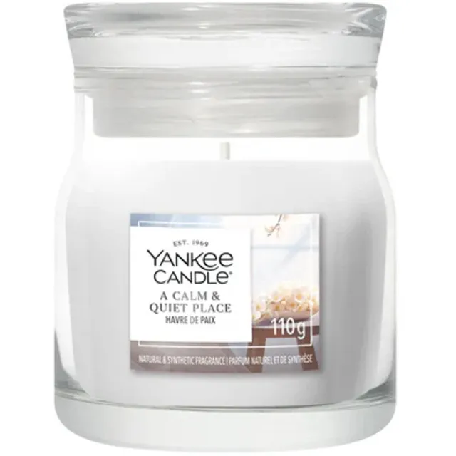 Yankee Candle A Calm & Quiet Place Small Jar Geurkaars - tot 30 branduren Blauw