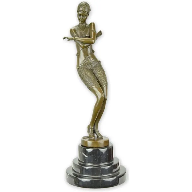 De Splinter bv EEN BRONZEN BEELDHOUWWERK VAN EEN TERUGZICHTIGE DANSER, A BRONZE SCULPTURE OF A COY DANCER Brons