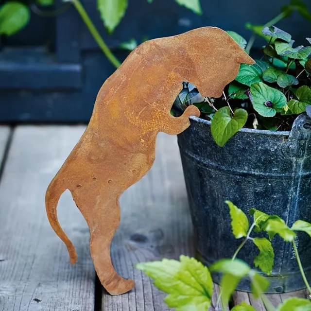 OEMG Roestige Metalen Tuindecoratie - Elegante Lopende Eekhoorn met Houtschroef - Roestsilhouet - Tuindecoratie - Tuinkunst - Tuinornament - Diersculptuur