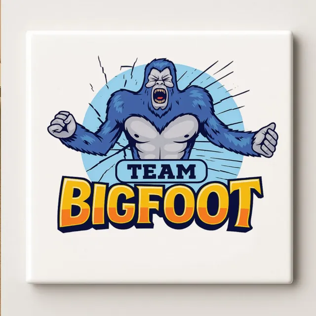 Nevolis Team Bigfoot Tegel – 15x15cm Keramische Wanddecoratie – Grappig Sasquatch Ontwerp voor Cryptid Fans, Gamers & Woondecoratie Multi Color