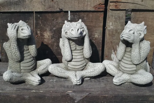LO. Ornaments Set van 3 betonnen tuinbeelden - horen, zien en zwijgen draak / draken Grijs