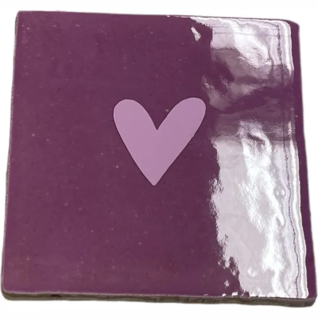 Bij ons onder de panne Hippe tegeltje met tekst: Hartje | Mauve met pastel paars | Gepersonaliseerde cadeau | Hippe Spreuktegel | Nieuwe woning cadeau | Housewarming cadeau