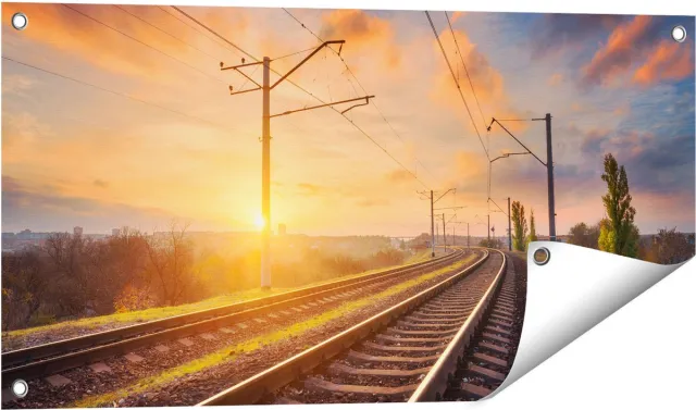 Gards Tuinposter Rails Spoorweg bij Zonsondergang - 80x40 cm - Tuindoek - Tuindecoratie - Wanddecoratie buiten - Tuinschilderij Multikleur