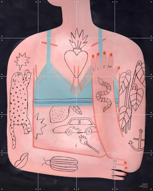 IXXI Tattoos Blue, Aniek Bartels - 80 x 100 cm - Grote wanddecoratie en posters - Line art, Speels, Illustraties, Woonkamer, Mode Roze / Donkere tinten