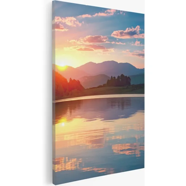 Saammp Canvas Schilderij - Groot meer met zonsondergang - Landschap - Natuur - 75x100 - Foto op canvas - Wanddecoratie - Muurdecoratie Woonkamer - Slaapkamer decoratie - Canvas Print Multicolor