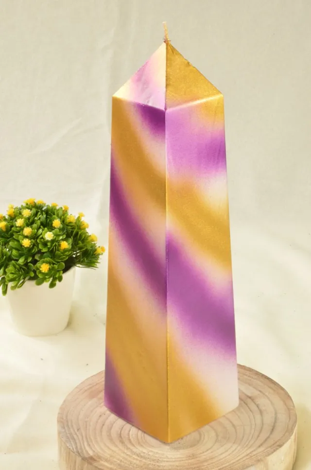 MilaNNE Exclusieve XXL Obelisk kaars, hoogte: 34 cm in GOUD, LILA en WIT - Gemaakt door Candles by Milanne BEKIJK VIDEO