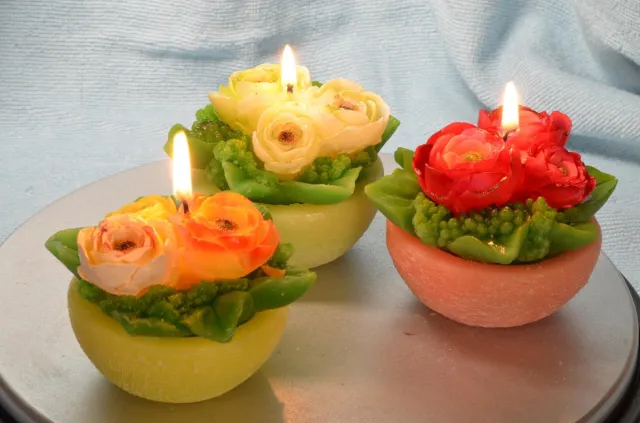 MilaNNE 3 unieke hangemaakte bloemenkaarsen in bak - Candles by Milanne - BEKIJK VIDEO rood