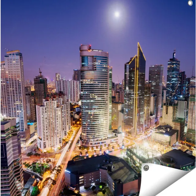 Gards Tuinposter Makati Stad Skyline in de Nacht in Thailand - 70x70 cm - Tuindoek - Tuindecoratie - Wanddecoratie buiten - Tuinschilderij Multikleur