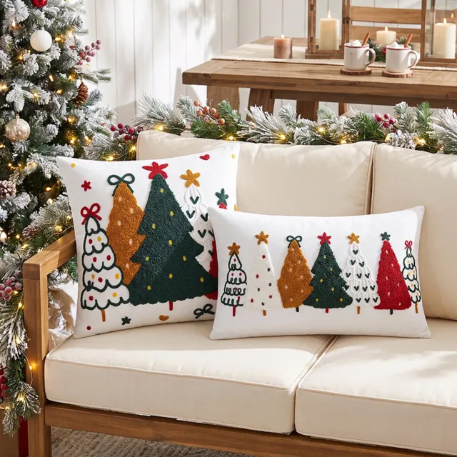 FLITI Kerst Sierkussenhoezen 2 Stuks - Mix van Vierkante en Rechthoekige Kussenhoes - Kleurrijk Kerstboomdesign met Reliëfborduurwerk - Zonder Vulling Wit