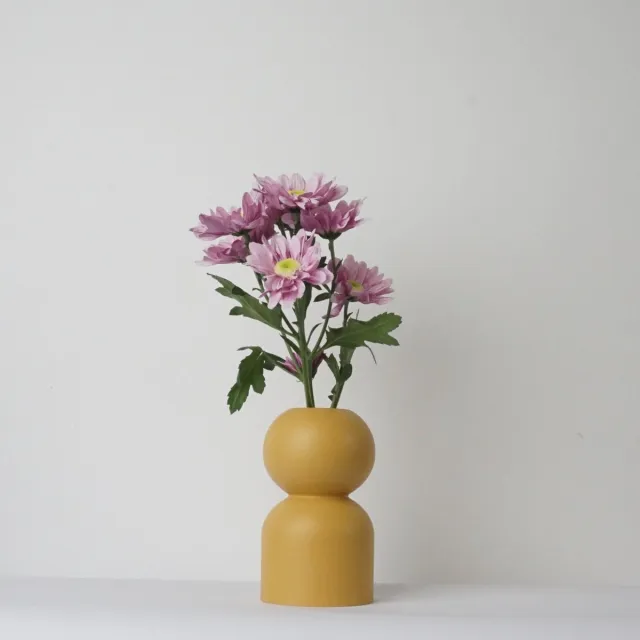 LEMON LILY Houten Vaas 'Low' – Geel – Ø 8,5 × 14 cm – Inclusief Glazen Buisje – Handgemaakt Design vaas