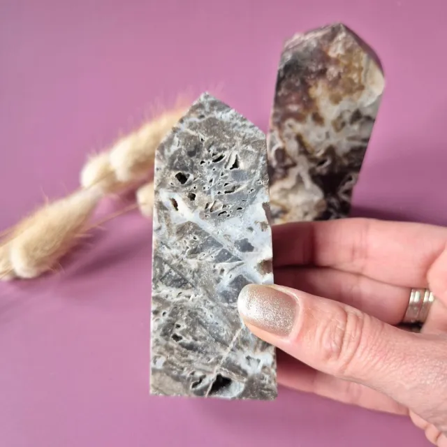 Moonlight Gemstones Edelsteen Druzy Sphaleriet Toren / Obelisk – Een Sprankelend Natuurschat Meerkleurig