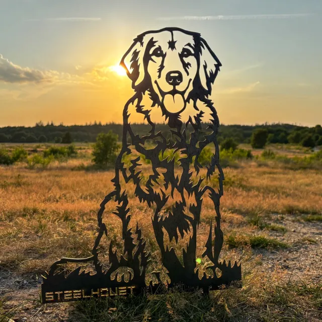 Steelhouet Golden Retriever Grondsteker Steelhouet - Cortenstaal - Metaal silhouet - Tuindecoratie - H60 x B42 cm - Kerst cadeau - Tuinbeeld - Hondenbeeld
