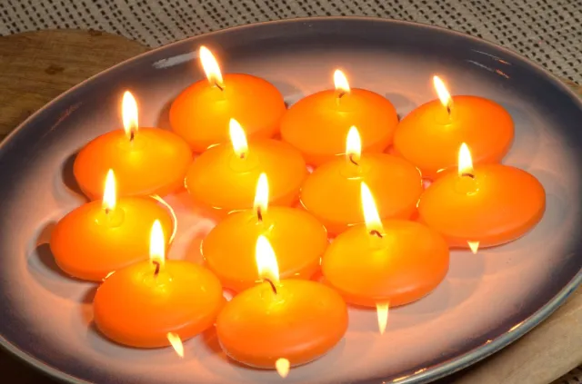 MilaNNE SPECIAL EDITION: .WK voetbal - Set van 18 stuks grote ORANJE DRIJFKAARSEN - deze exclusieve set wordt geleverd door Candles by Milanne - BEKIJK VIDEO