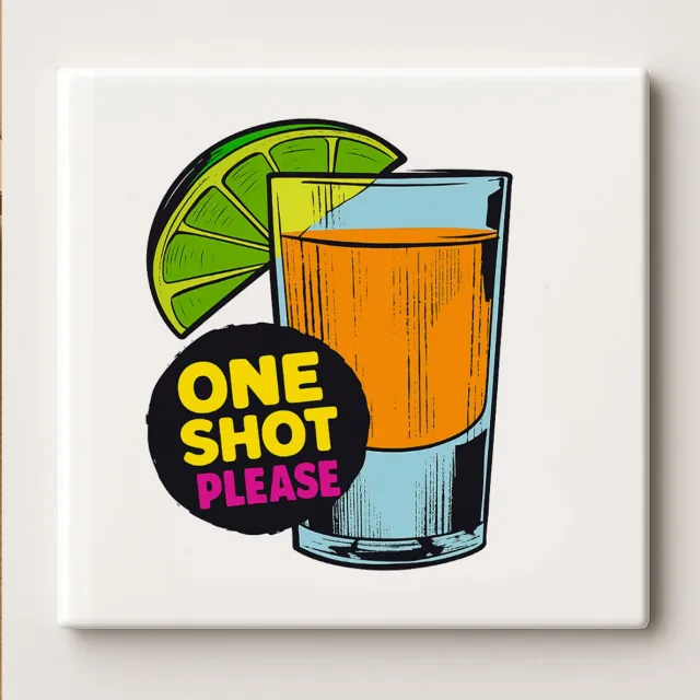 Nevolis Grappige “One Shot Please” Keramische Tegel – 15x15 cm Decoratieve Wandtegel voor Keuken, Bar of Thuis – Uniek Cadeau voor Drankliefhebbers Multi Color