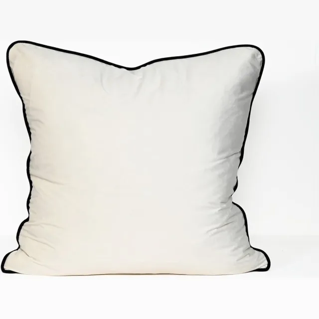 Darcy & Duke Ivory - Velours sierkussen - 55 X 55