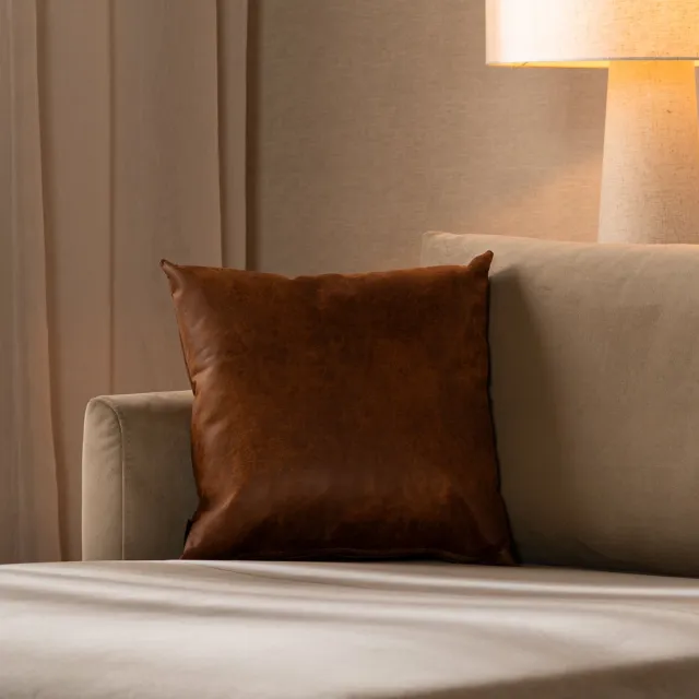 Bronx71 Sierkussen Kyla eco-leer cognac 45 x 45 cm
