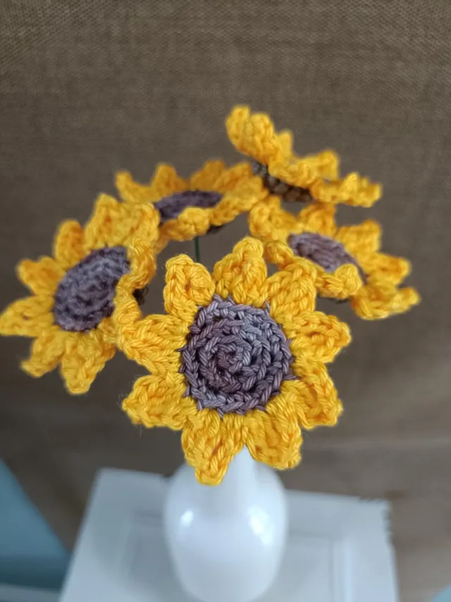 Knuffelsenzo Kleine zonnebloem - Gehaakt - Kunstbloem - Handgemaakt geel